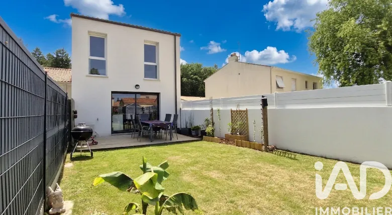 Maison 4 pièces 92 m² · à Saint-Léger-les-Vignes · 91,5 m² · 281 900 €