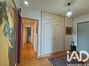 Apartment in Paris (75020)