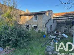 Village house in Saint-Gelais (79410)