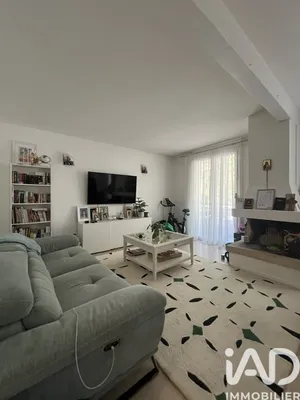 Apartment in Paris (75012)