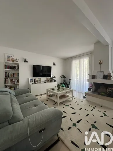 Apartment in Paris (75012)