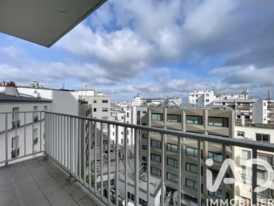 Apartment in Paris (75019)