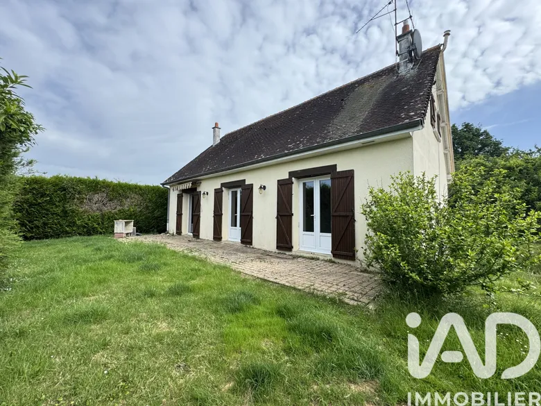 Maison 2 pièces 77 m² · à Logron · 76,6 m² · 137 000 €