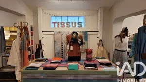 Clothing, Textiles in Maubec (84660)