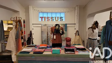 Clothing, Textiles in Maubec (84660)