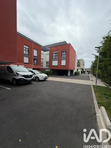 Parking in Pontault-Combault (77340)