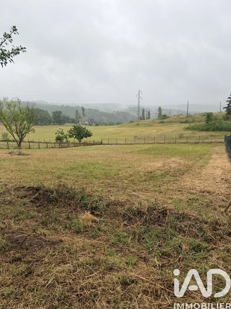 Terrain à bâtir à Noailles (19600) · 34 900 €