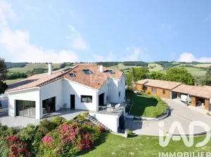 Traditional house in Saint-Léon (31560)