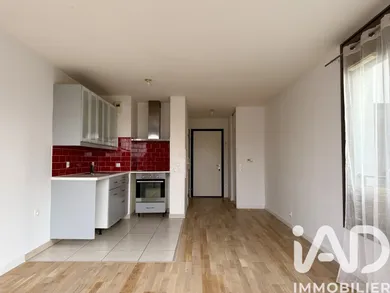 Apartment in Nanterre (92000)