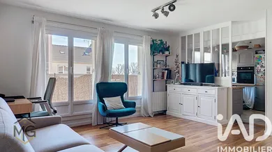 Apartment in Palaiseau (91120)