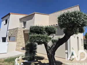 Traditional house in Palau-del-Vidre (66690)