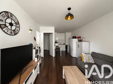 Apartment in Villenoy (77124)