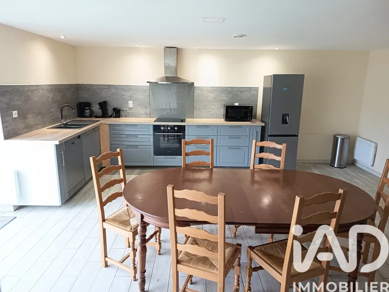 Maison 9 pièces 202 m² · à Savigny-en-Véron · 202 m² · 193 000 €