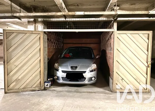 Parking à Paris (75016) photo 2