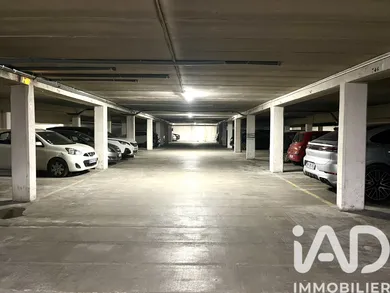 Parking à Paris (75015)
