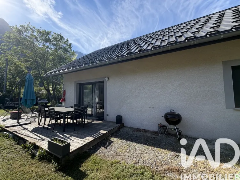 Maison 5 pièces 124 m² · à Le Bourg-d'Oisans · 124 m² · 490 000 €