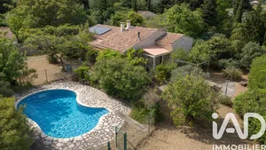 House in Estézargues (30390)