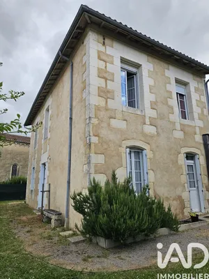 Maison traditionnelle à Val-de-Livenne (33820)