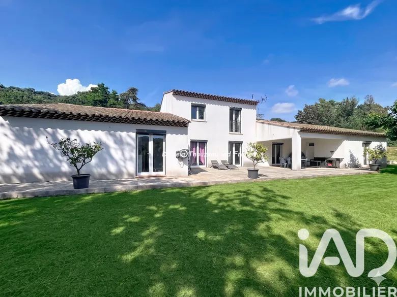 Maison 8 pièces 168 m² · à Collobrières · 168 m² · 539 000 €