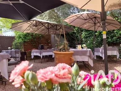 Restaurant à Cheval-Blanc (84460)