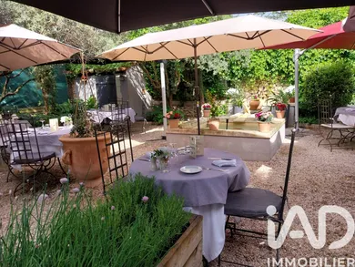 Restaurant à Cheval-Blanc (84460)
