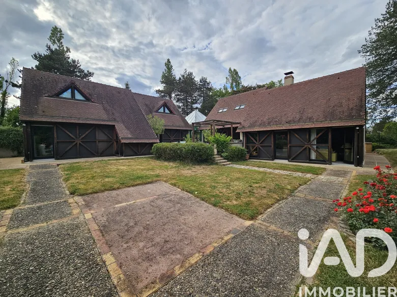 Maison 8 pièces 233 m² · à Bressolles · 233 m² · 399 000 €