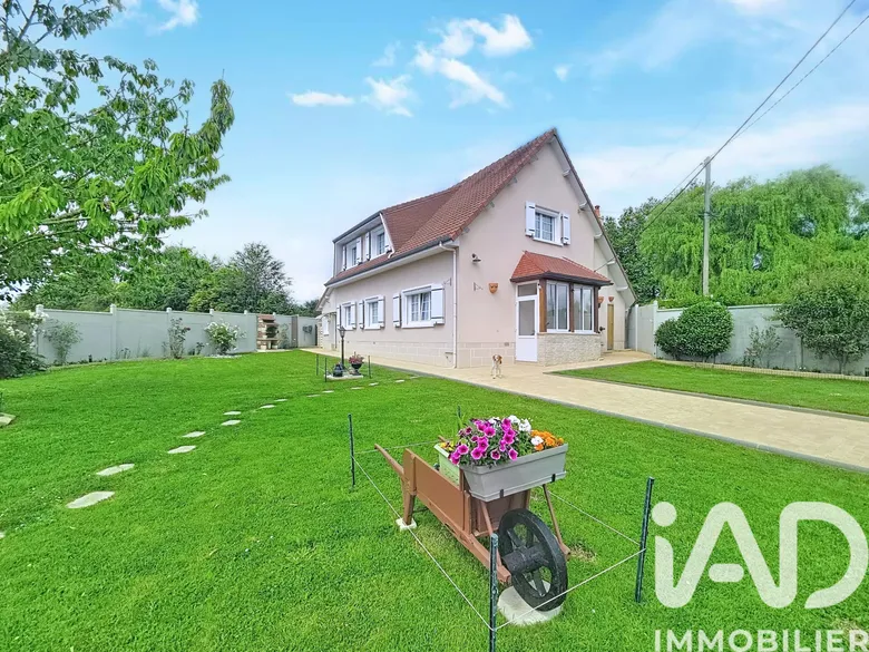 Maison 5 pièces 130 m² · à Bréauté · 130 m² · 235 000 €