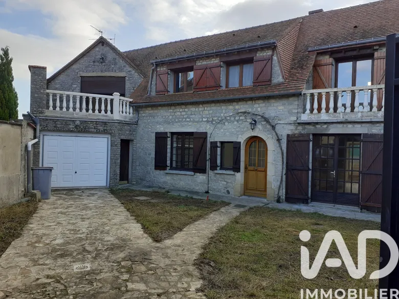 Maison 6 pièces 141 m² · à Ymonville · 140,5 m² · 200 000 €