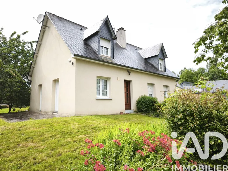 Maison 8 pièces 128 m² · à Villaines-la-Juhel · 128 m² · 151 500 €