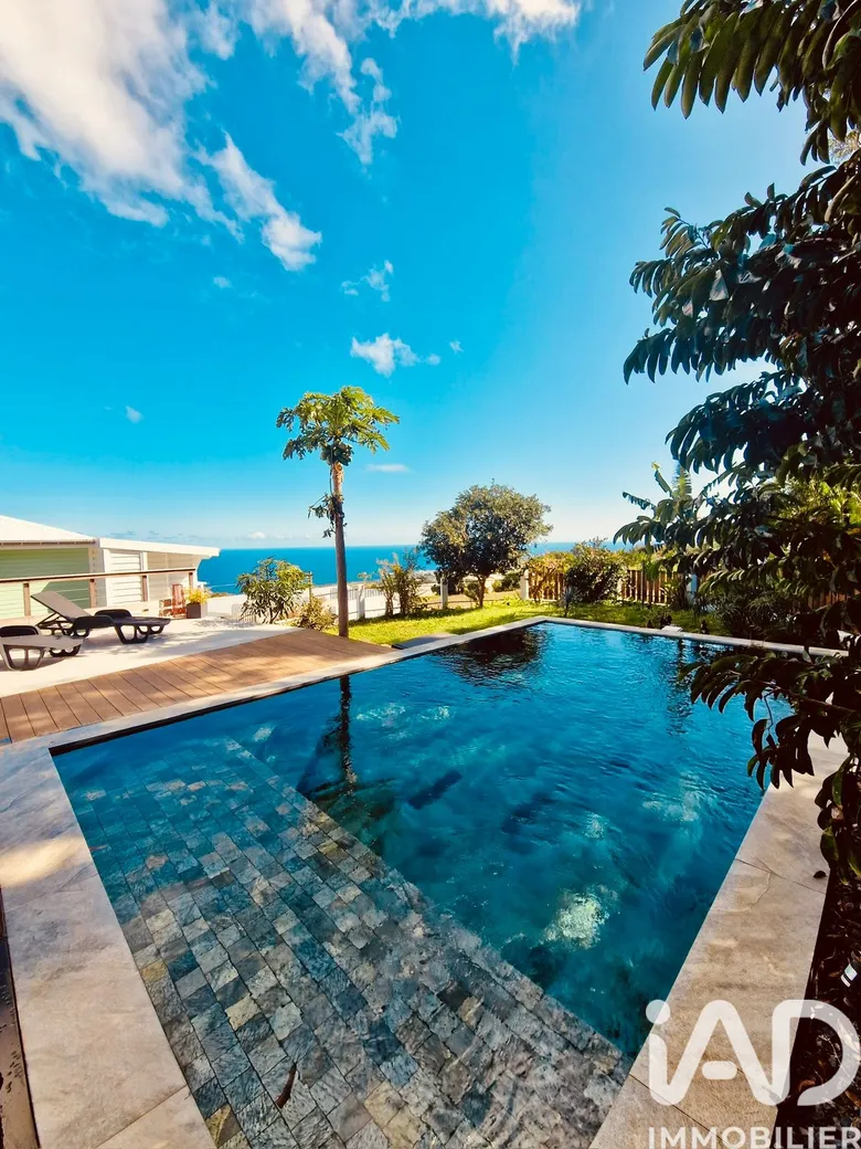 Maison 6 pièces 240 m² · à Saint-Pierre · 240 m² · 732 000 €