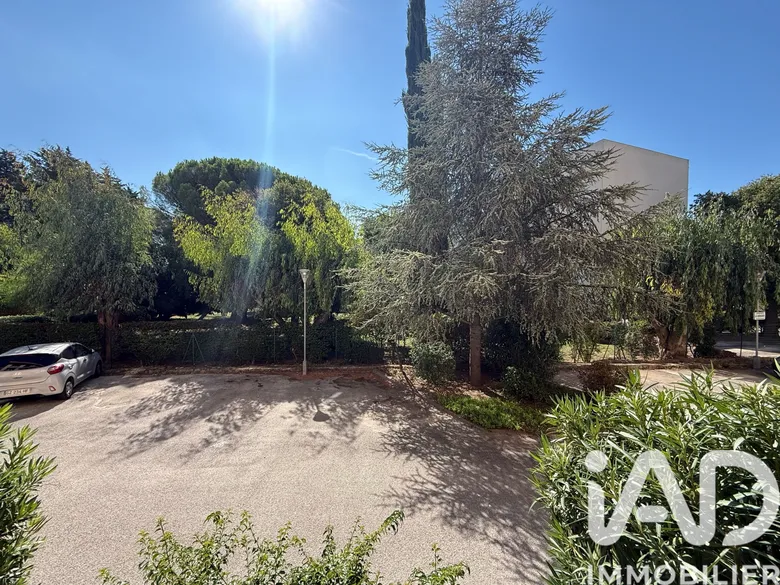 Appartement 3 pièces 62 m² · à Hyères · 61,7 m² · 99 000 €