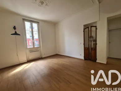 Apartment in Paris (75016)