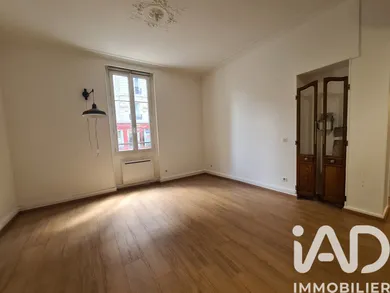 Apartment in Paris (75016)