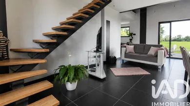 Architectural house in Vitry-en-Charollais (71600)