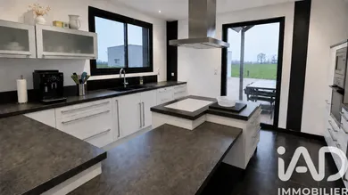 Architectural house in Vitry-en-Charollais (71600)