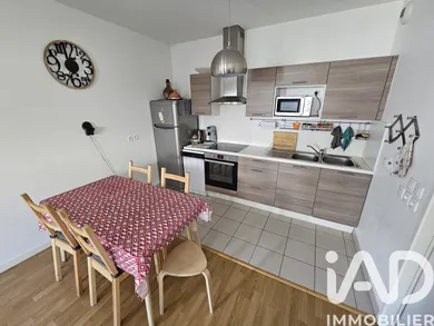 Apartment in Bordeaux (33800)