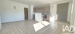 Apartment in Marignane (13700)