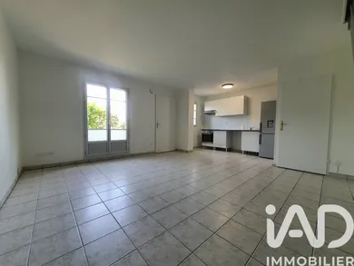 Duplex in Magny-le-Hongre (77700)