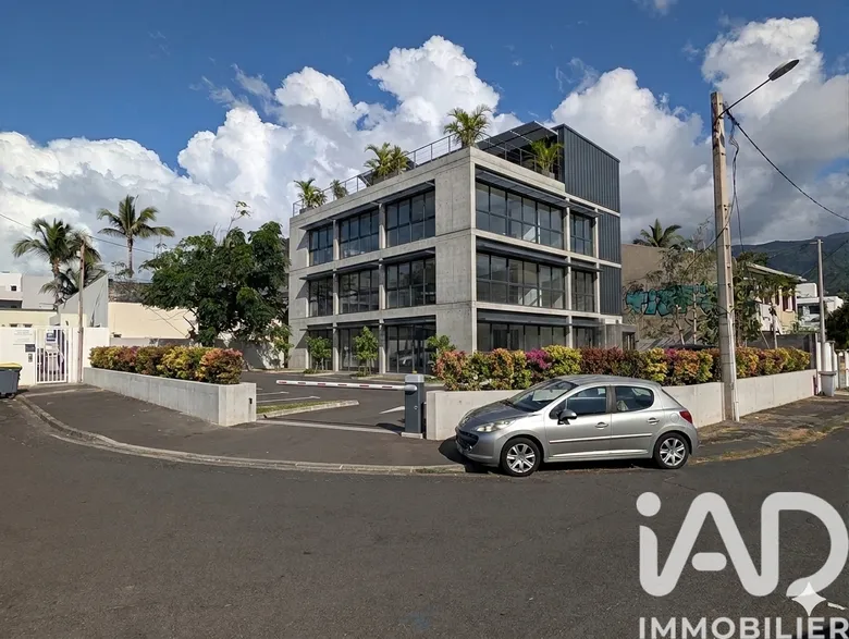 Terrain à bâtir à Saint-Denis (97400) · 680 000 €