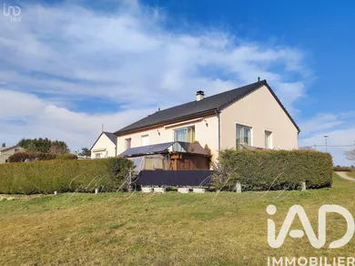House in Monts-de-random  (48700)