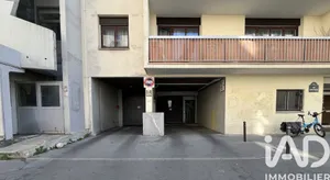 Parking in Paris (75011)