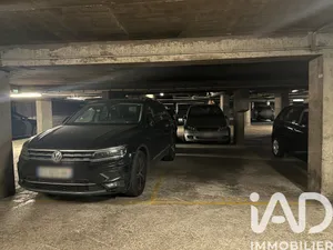 Parking in Paris (75011)