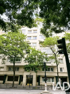 Apartment in Paris (75016)