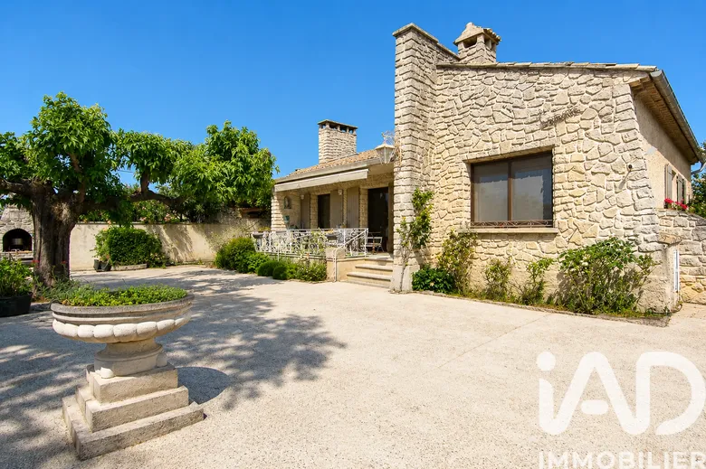 Maison 4 pièces 164 m² · à Taillades · 164 m² · 635 000 €