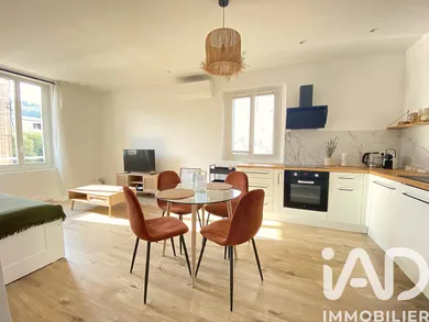 Appartement à Saint-Laurent-du-Var (06700)
