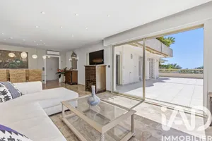 Apartment in Mandelieu-la-Napoule (06210)