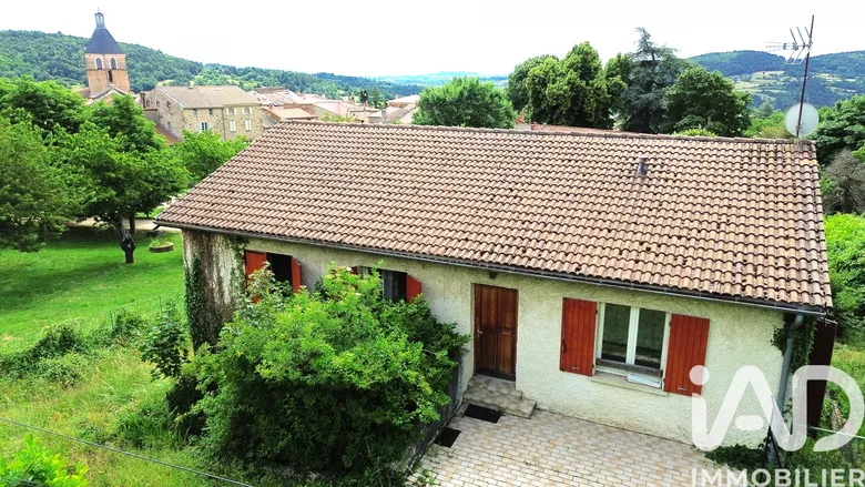 Maison 9 pièces 174 m² · à Saint-Félicien · 174 m² · 180 000 €