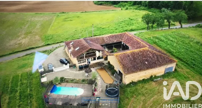 Maison 6 pièces 400 m² · à Castex-d'Armagnac · 400 m² · 399 000 €