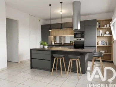 Apartment in Villenave-d'Ornon (33140)