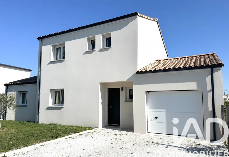 Maison 6 pièces 125 m² · à Saint-Julien-de-Concelles · 125 m² · 372 500 €